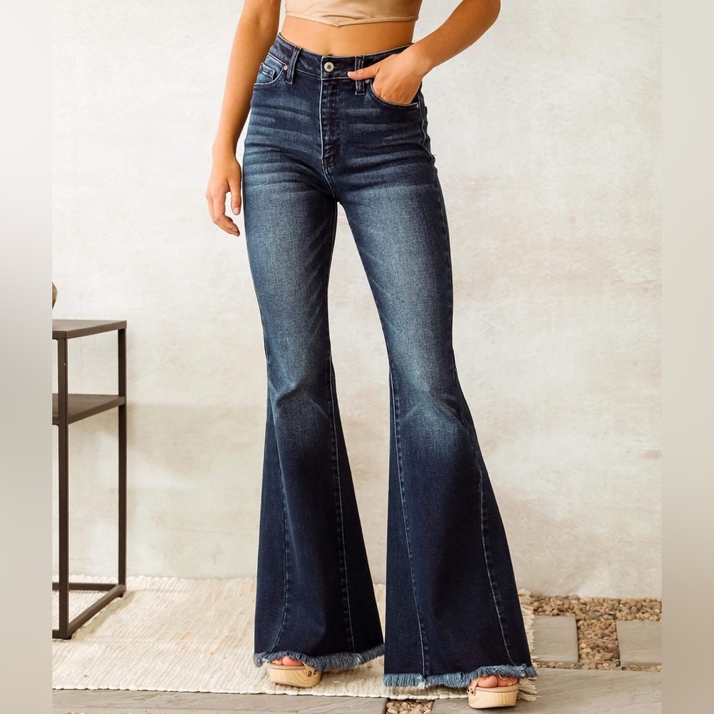 KanCan Signature Ultra High Rise Super Flare Jeans, Women’s 23 long, Blue